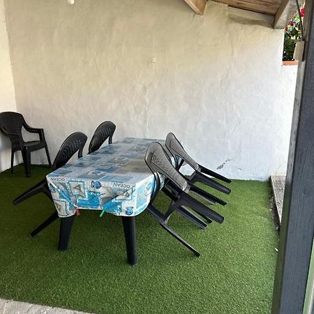 Petite Maison Au Calme, Dans Une Impasse L'Epine  Kültér fotó