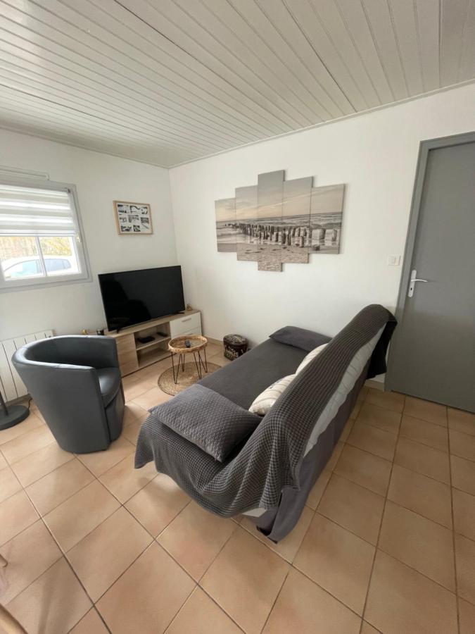 Petite Maison Au Calme, Dans Une Impasse L'Epine  Kültér fotó