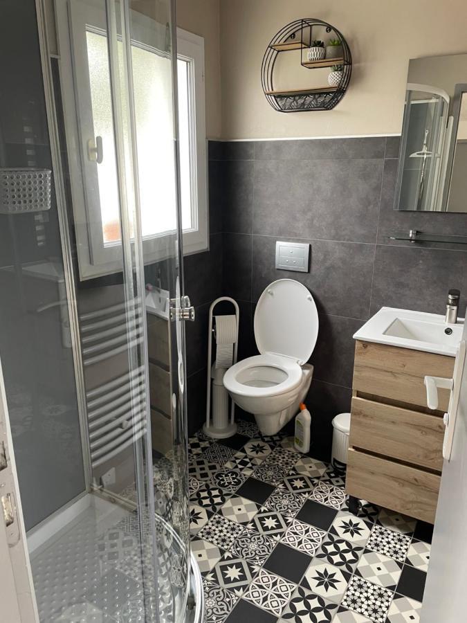 Petite Maison Au Calme, Dans Une Impasse L'Epine  Kültér fotó
