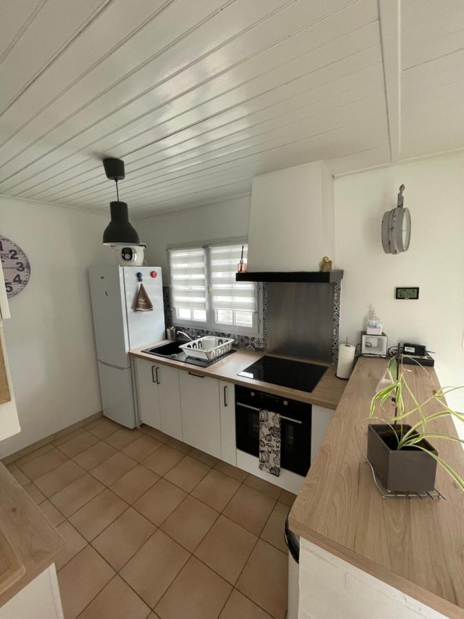 Petite Maison Au Calme, Dans Une Impasse L'Epine  Kültér fotó